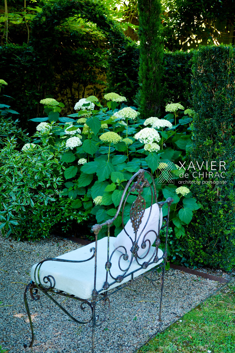 Jardin avec chambre de verdure