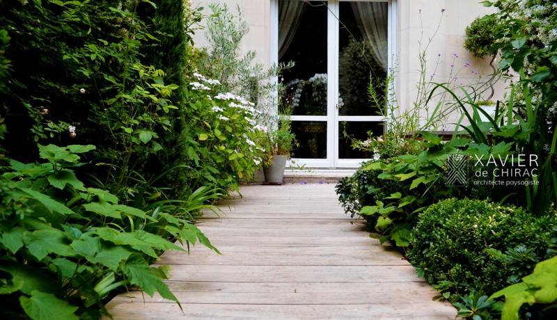 Jardin intimiste, une allée odorante